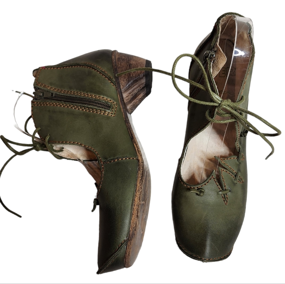 Rovers Green Statement Shoes. Made in Portugal.  Women's size 39. Whimsical.